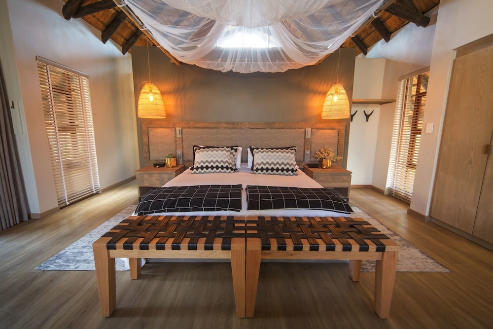 Nkala Safari Lodge 6/43