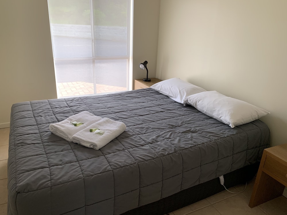 Robetown Motor Inn And Apartments 25/80
