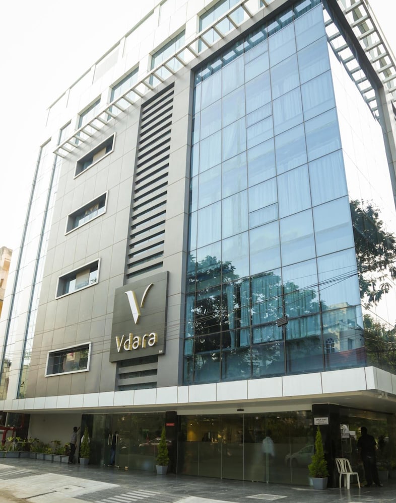Vybrant Hotels 2/32