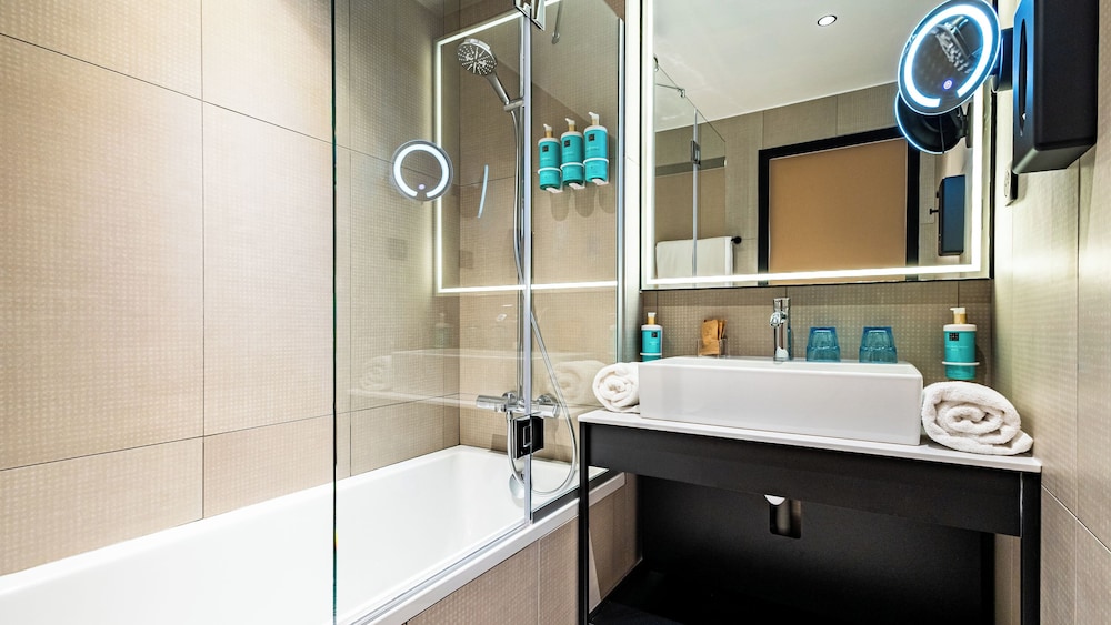 NOVOTEL REIMS TINQUEUX 72/72