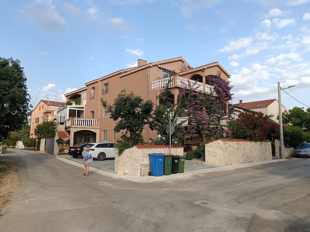 APARTMENTS MORETA 34/50