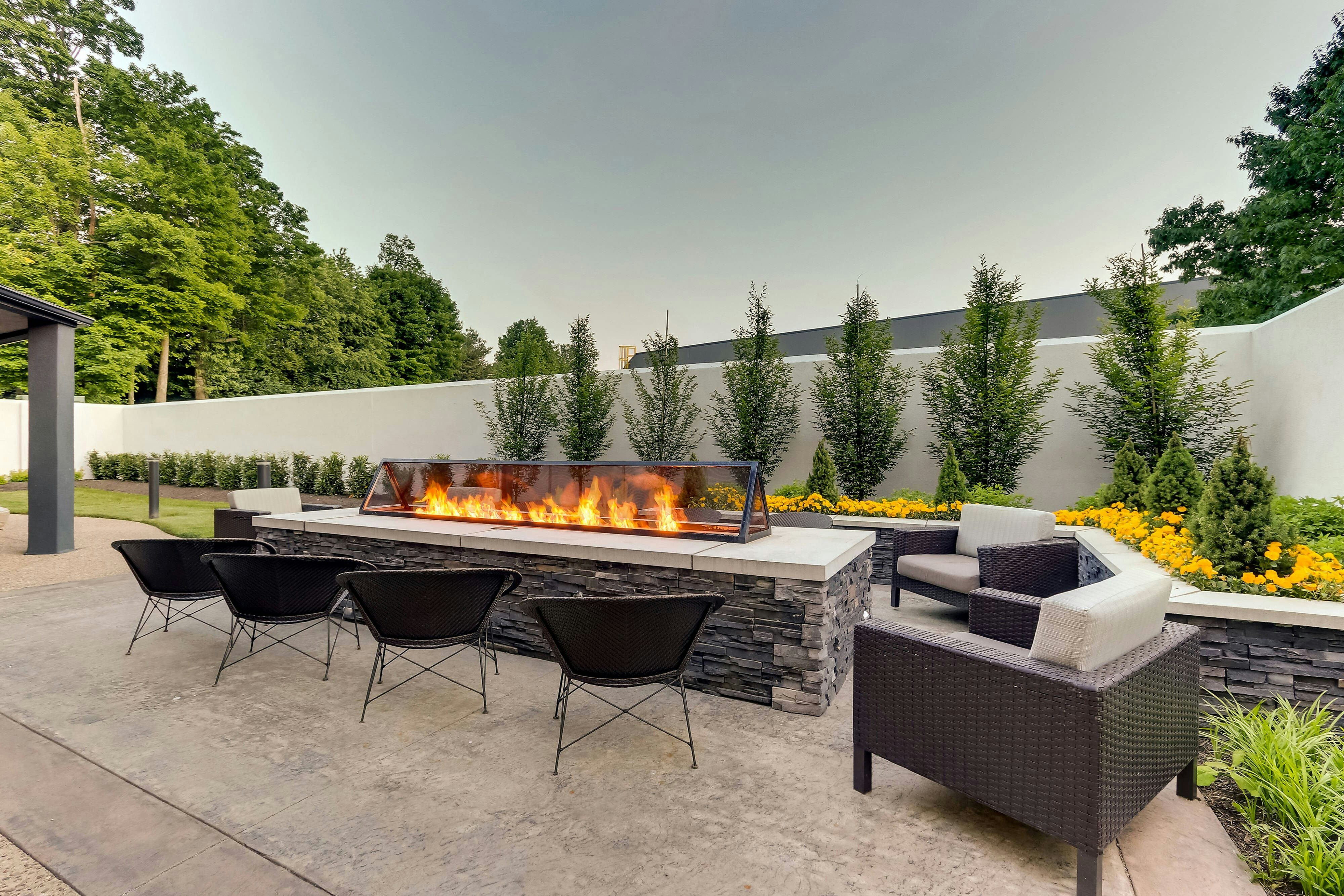 Courtyard Lexington South/Hamburg Place 7/16