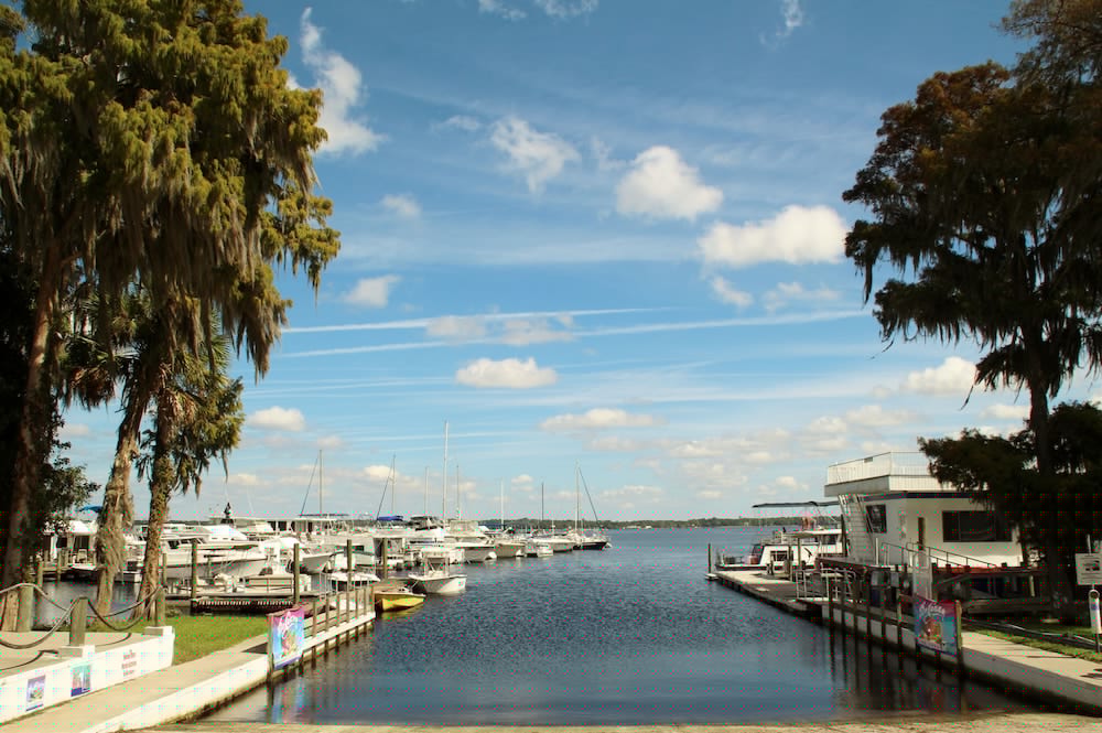Crystal Cove Riverfront Resort 1/42