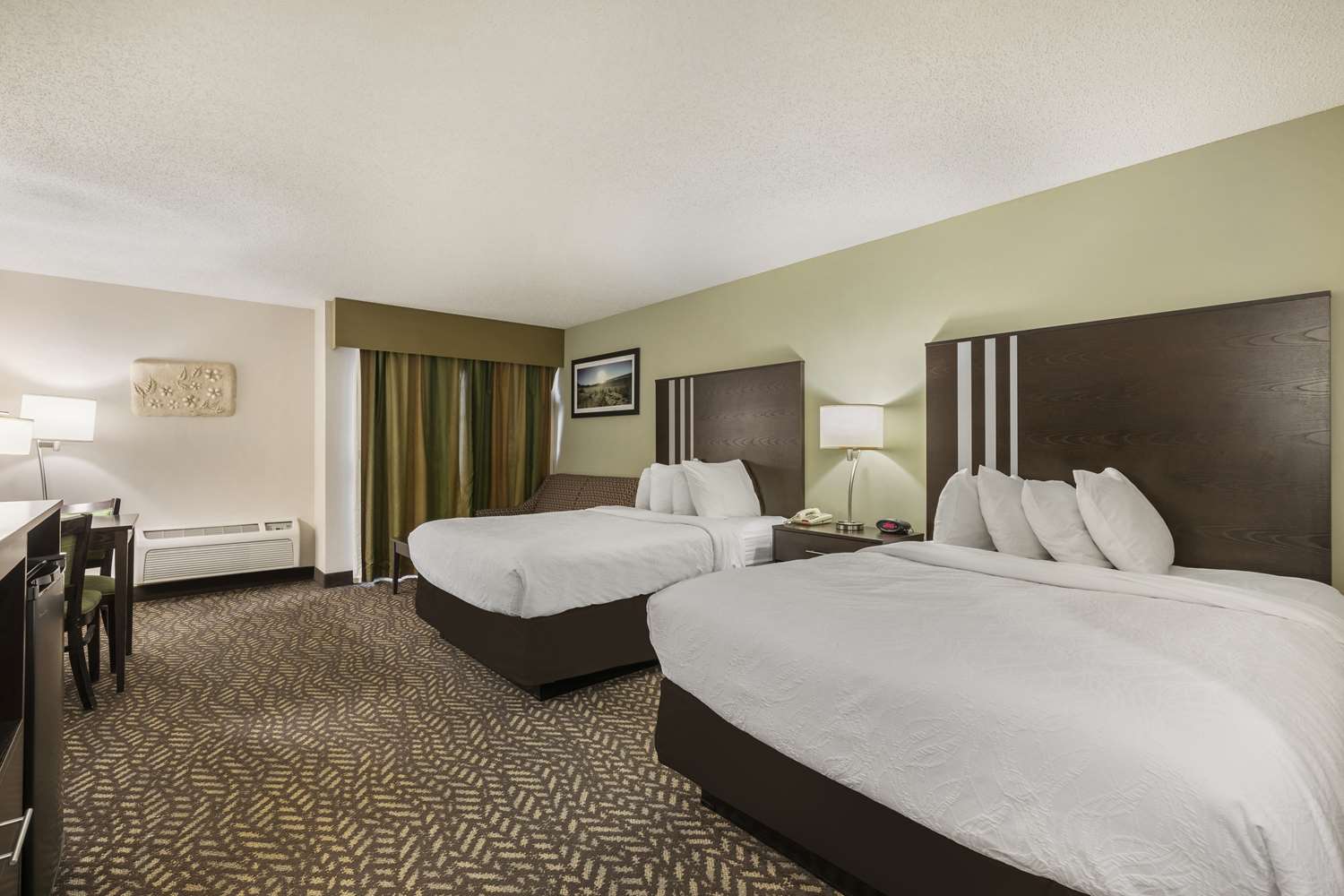 Room, 2 Queen Beds, Sofa, Accessible