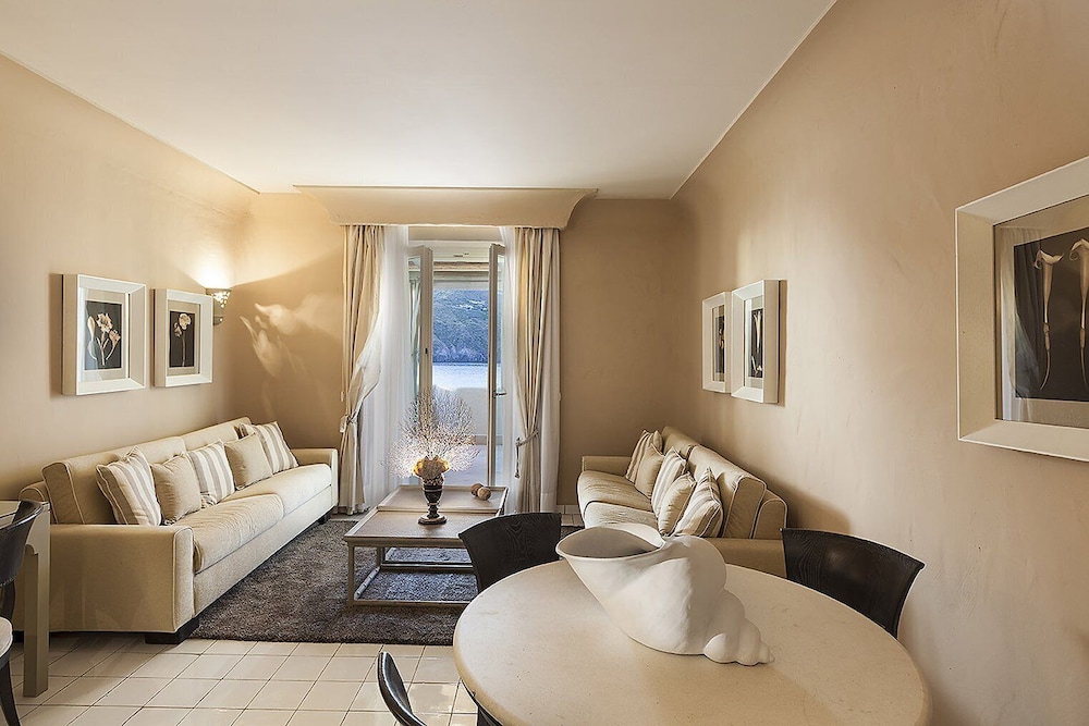 Therasia Resort Sea And Spa 74/100