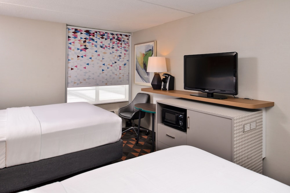 Holiday Inn Hotel and Suites Rochester Marketplace 15/64