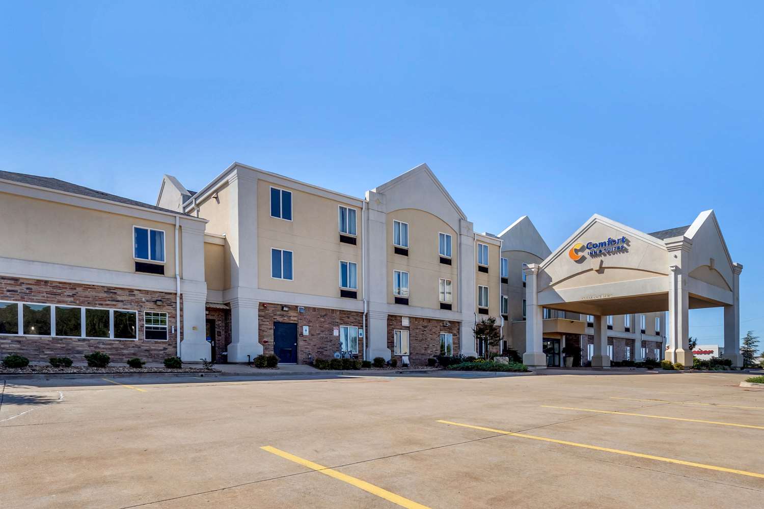 Comfort Inn and Suites Perry I-35 36/36