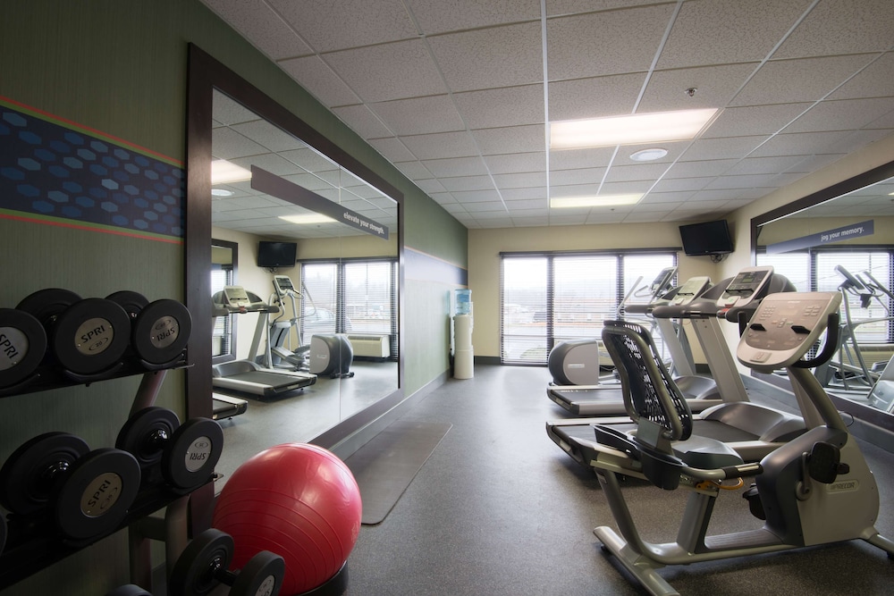 Hampton Inn Wilkesboro 19/50