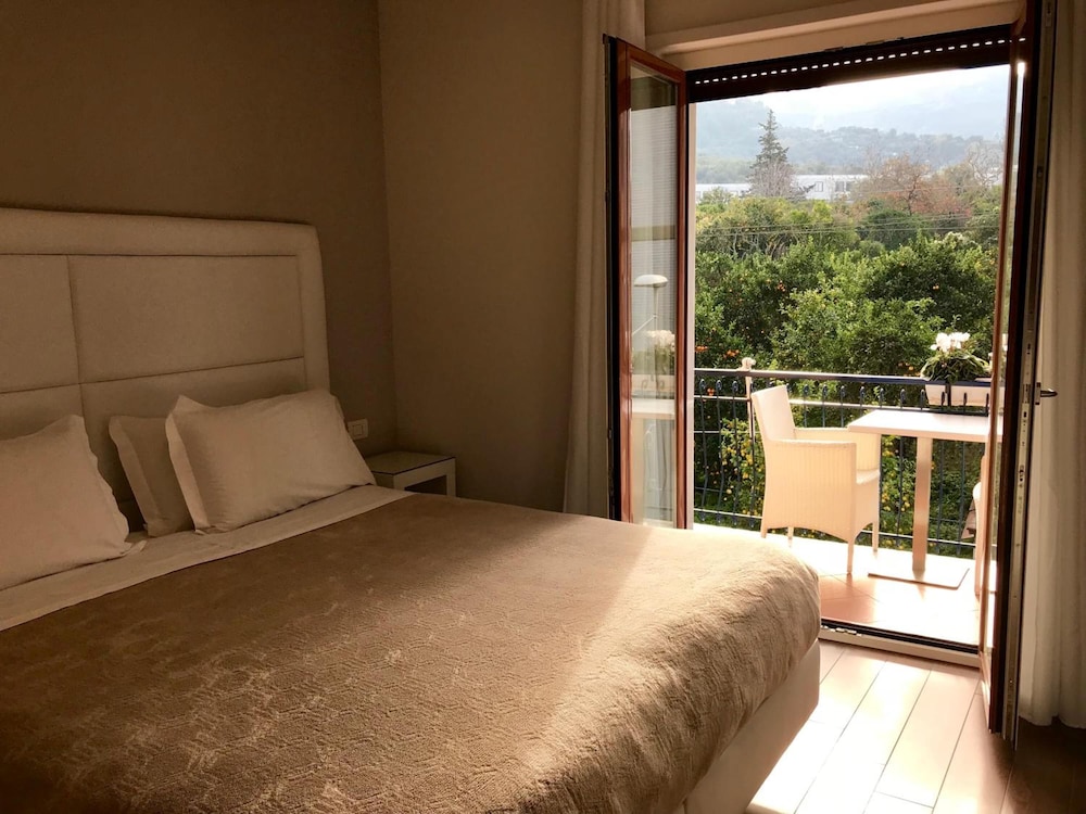 Bougainvillea Relais 11/50