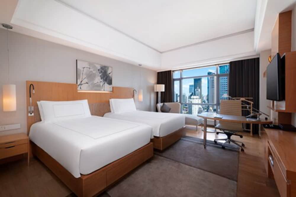 PREMIER, TWIN BEDS