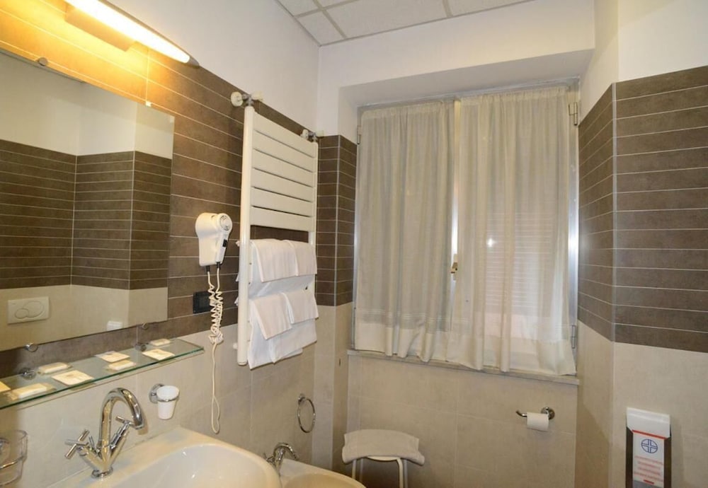 HOTEL GALLES 26/31