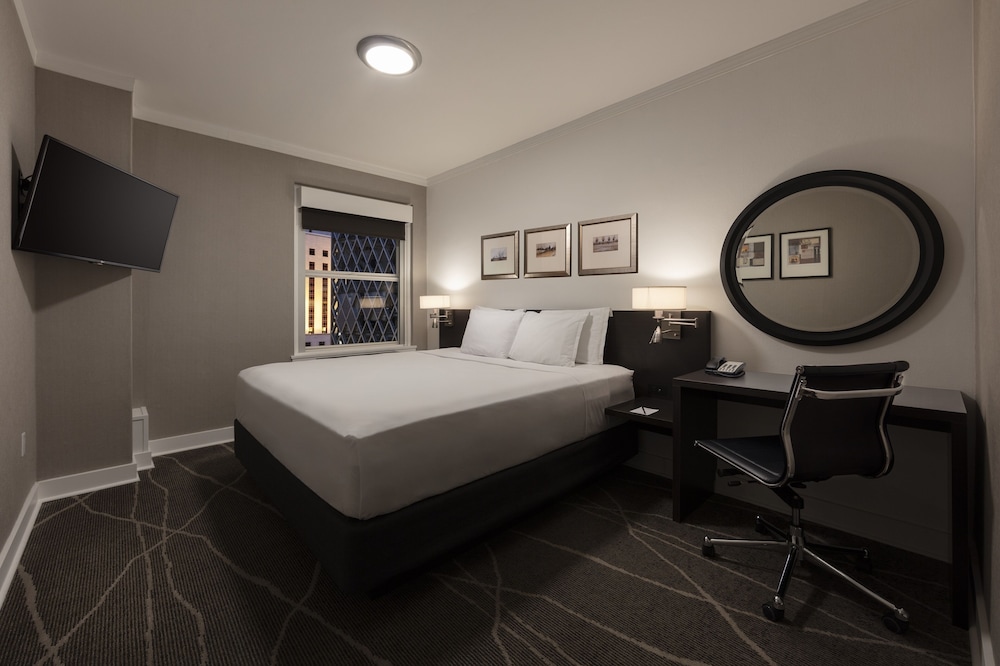 Executive Hotel Pacific 19/50
