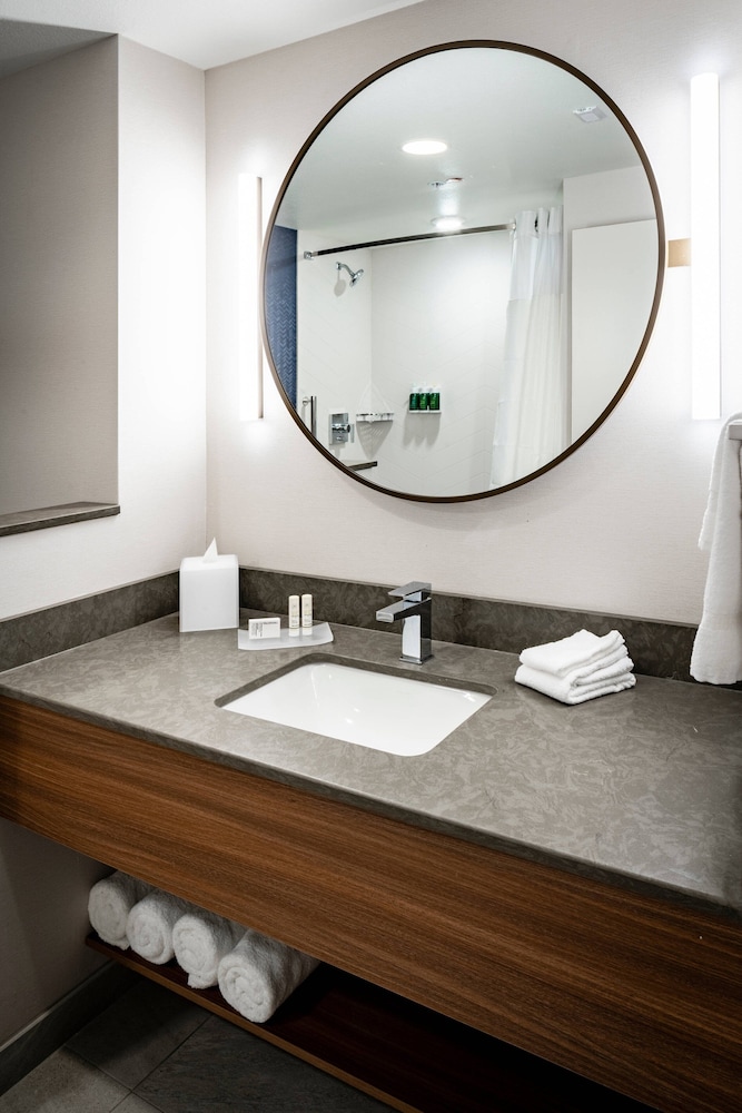 Fairfield Inn and Suites by Marriott Las Vegas Northwest 13/45