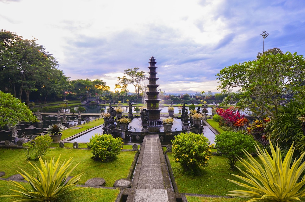 Tirta Ayu Hotel Restaurant 41/50
