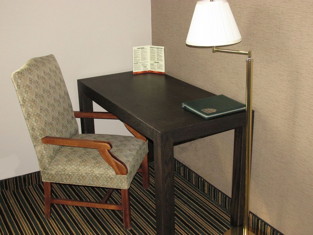 Woodfield Inn and Suites 44/60