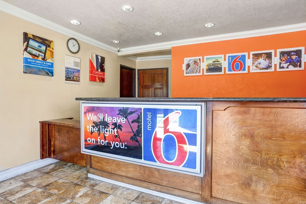Motel6 Fresno, CA - Belmont Ave 7/39