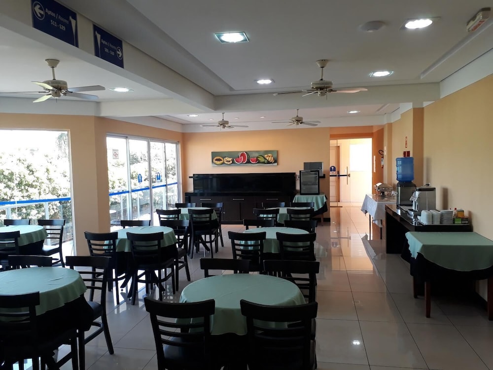 Cristal Palace Inn 28/40
