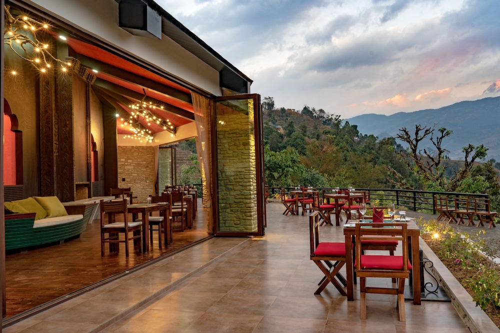 The Pavilions Himalayas Lake View 45/62