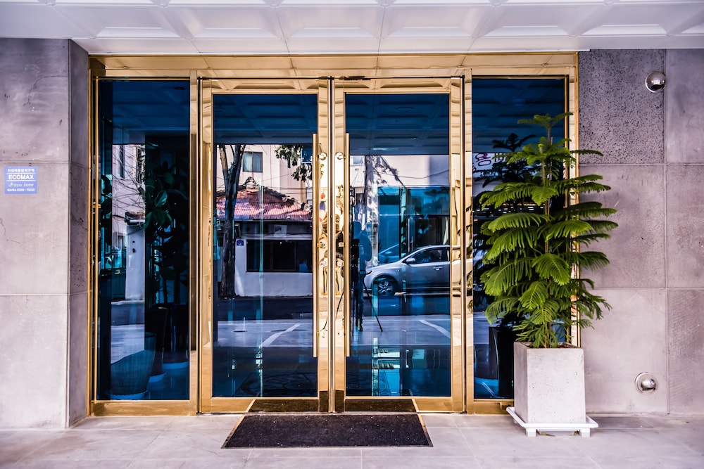 Virginia Hotel 7/50