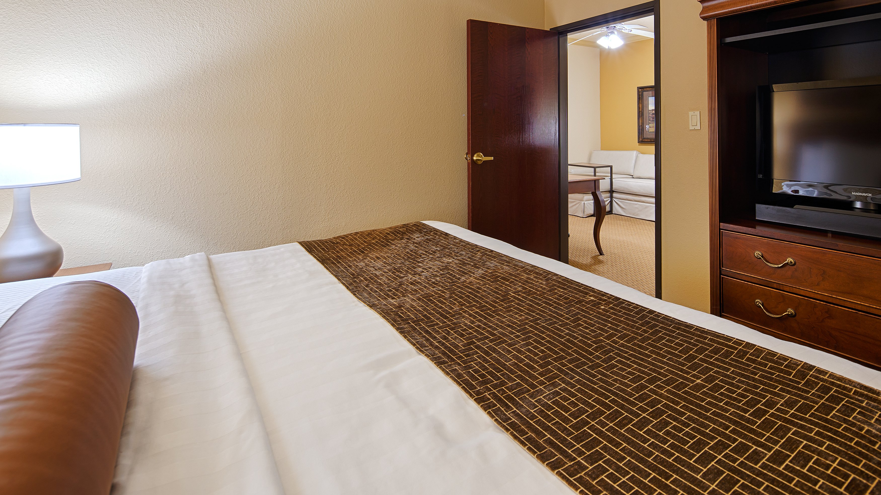 Best Western Plus Crown Colony Inn and Suites 22/59