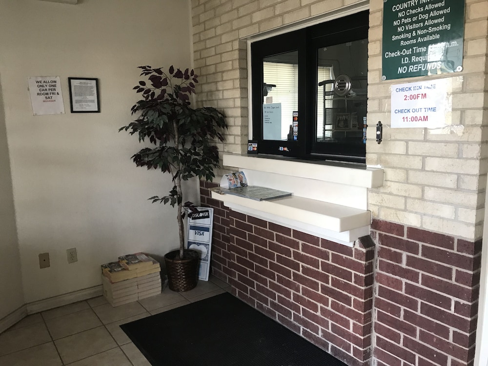 Country Inn Motel 45/45