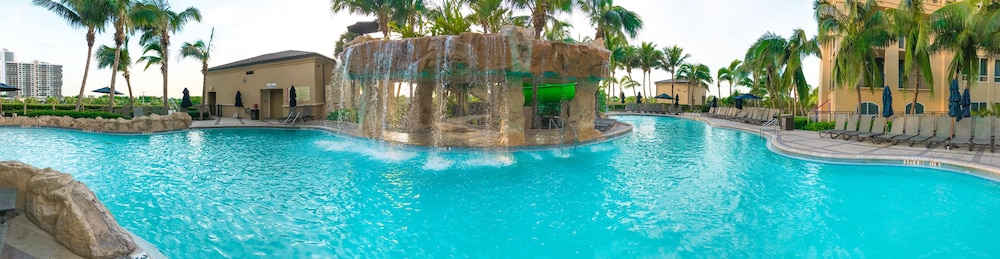 Palm Beach Singer Island Resort and Spa Luxury Suites 2/50