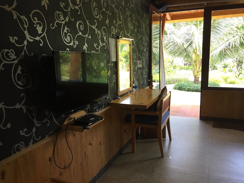 Tan Son Nhat Con Dao Resort 48/69