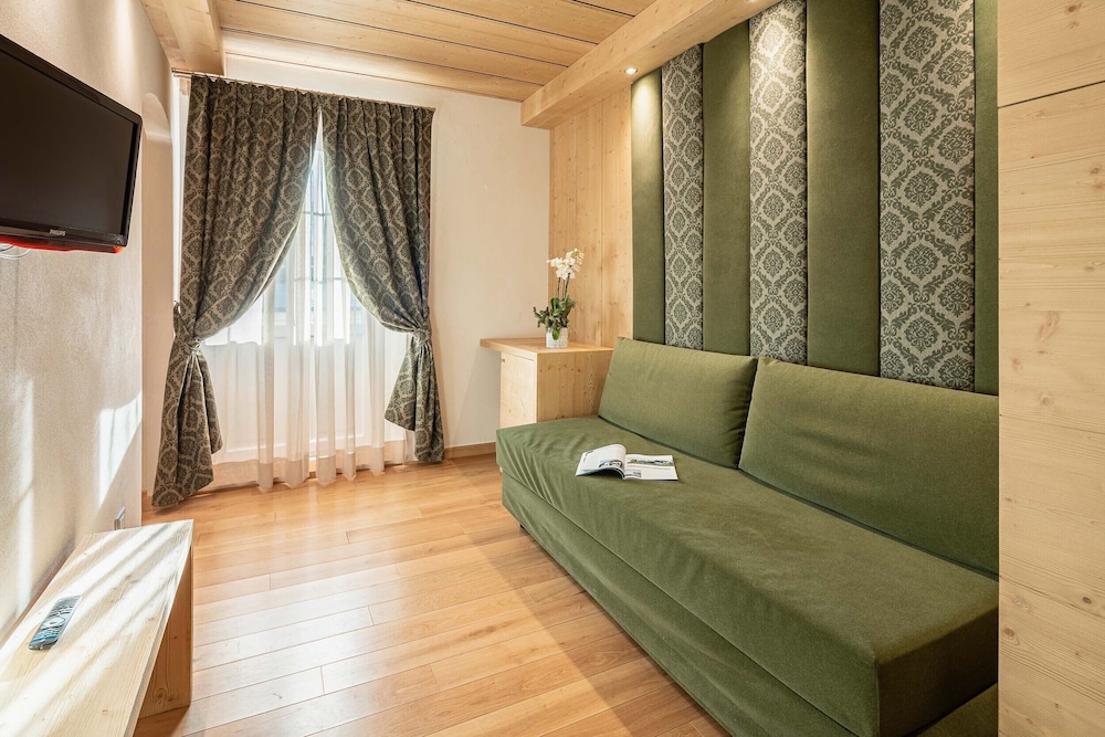 PARC HOTEL VICTORIA CORTINA 47/58