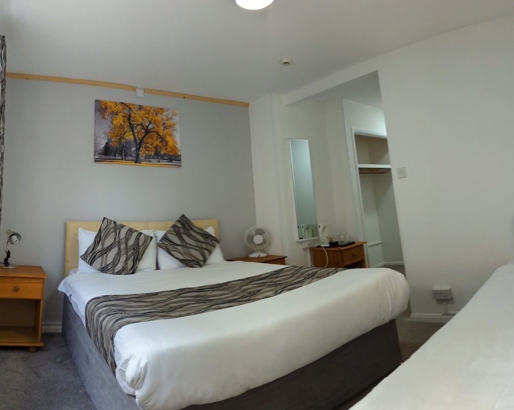 OYO Mayfair Hotel Isle of Wight 11/60