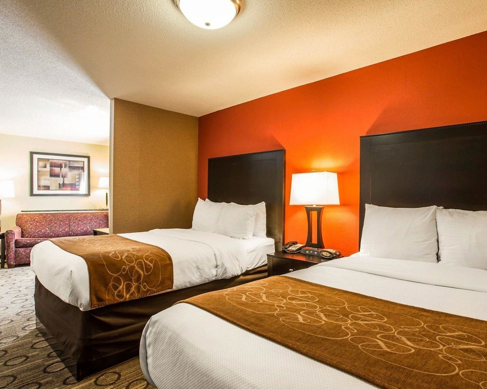 Comfort Suites At WestGate Mall 15/42