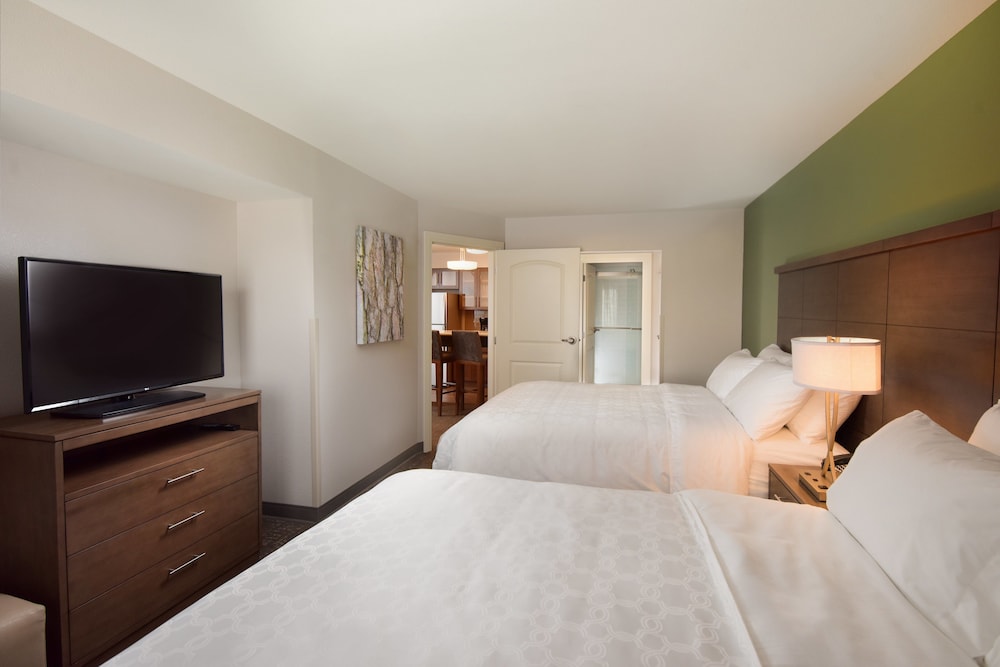 Staybridge Suites Wisconsin Dells - Lake Delton 14/58