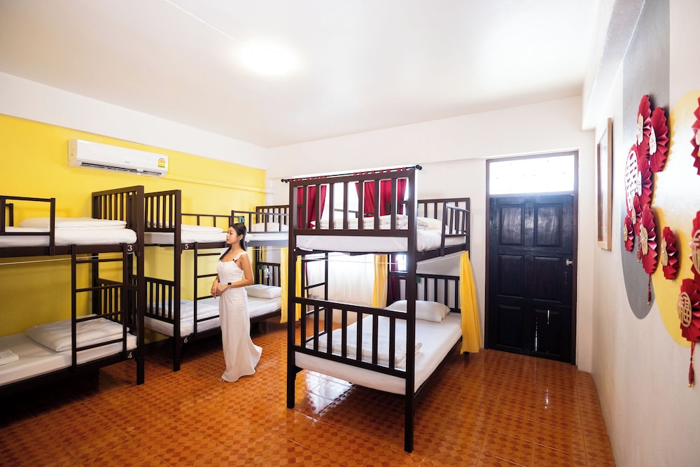 Sleeper House 29/50