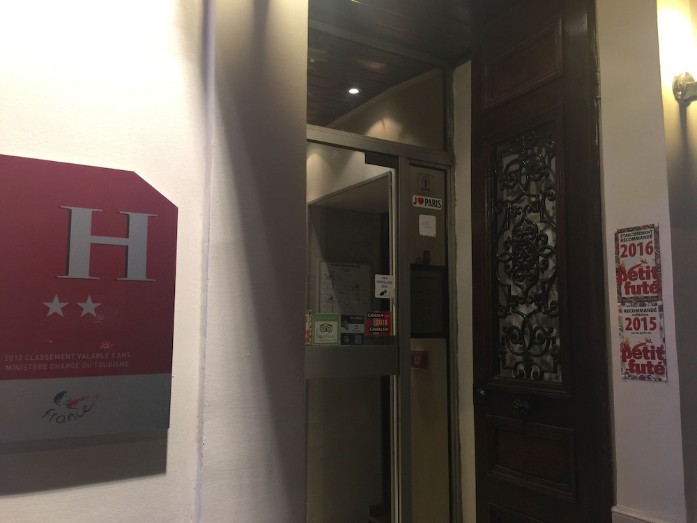 HOTEL HIPPODROME 13/27