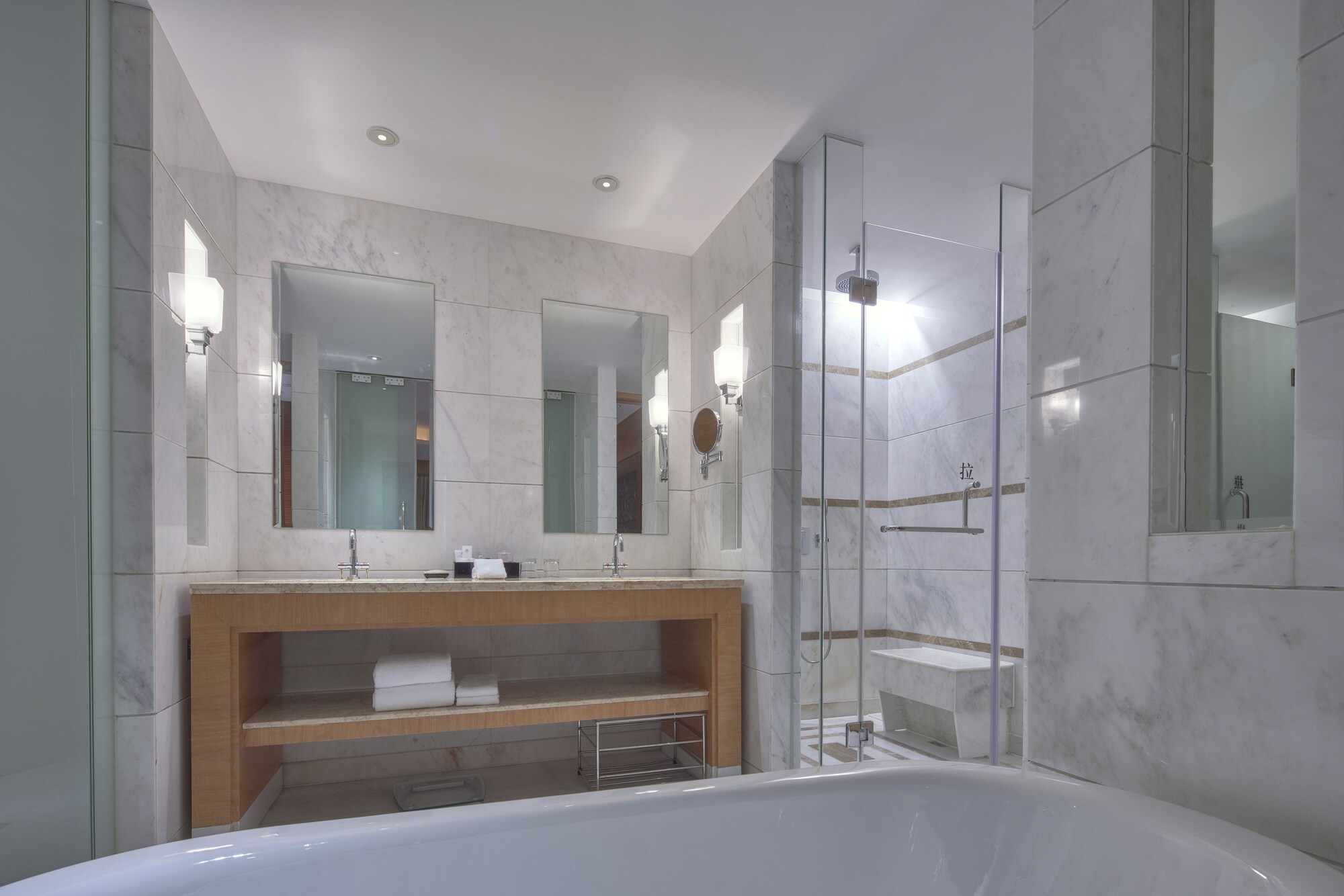 جناح تنفيذي بسرير كينج بشرفة بغرفة نوم واحدة، Sheraton Zhoushan Hotel 9/10