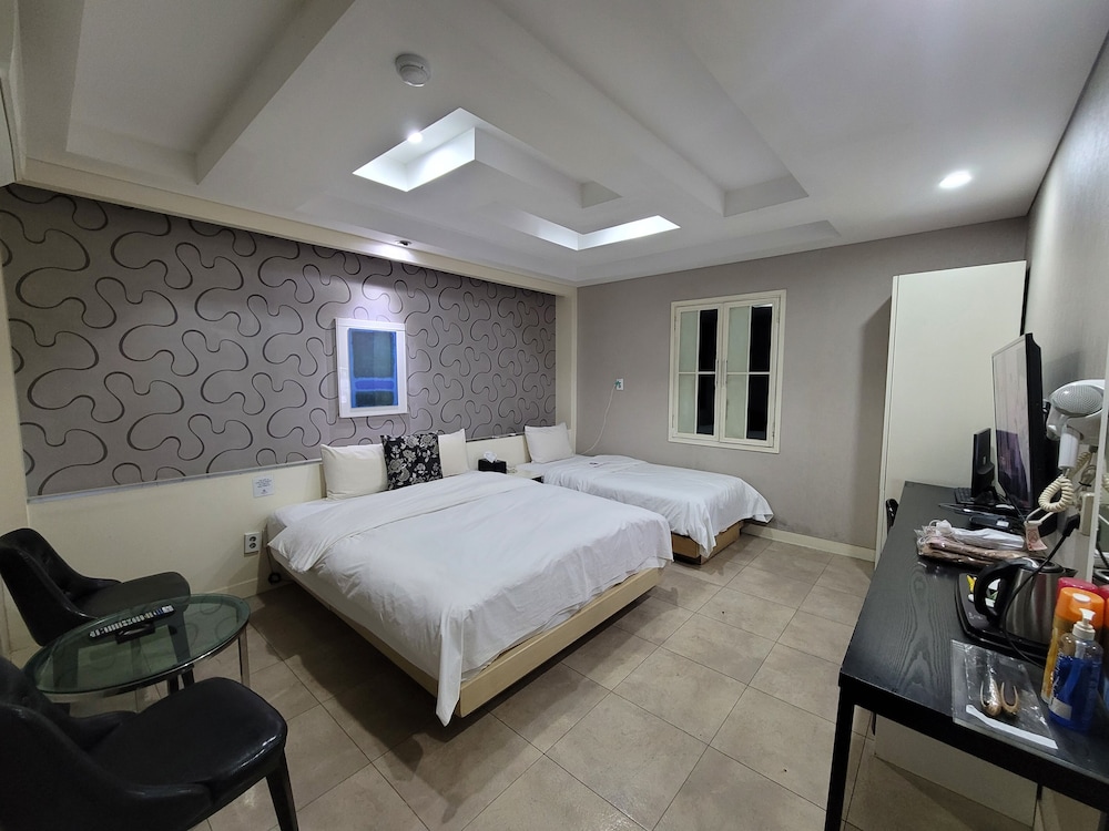 Hotel Tj 15/22
