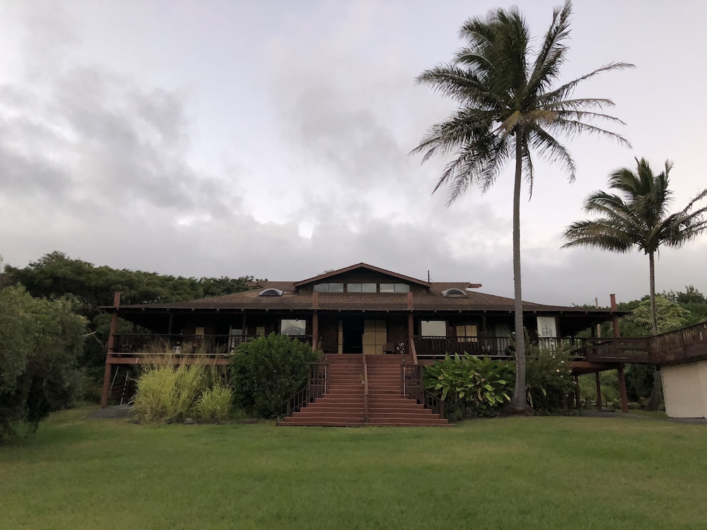 Hawaii Island Resort 2/42