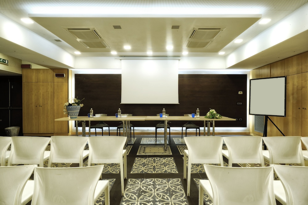 Mare Hotel 63/73