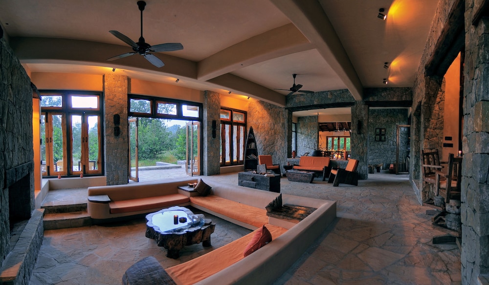 Kanha Earth Lodge 21/50