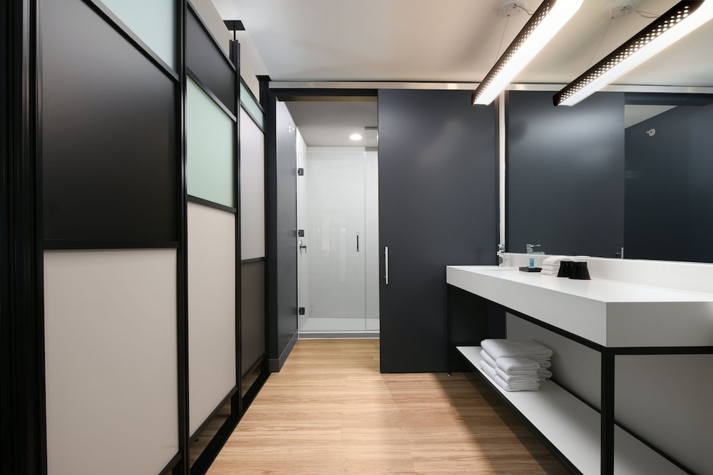 Aloft Dallas Euless 16/44