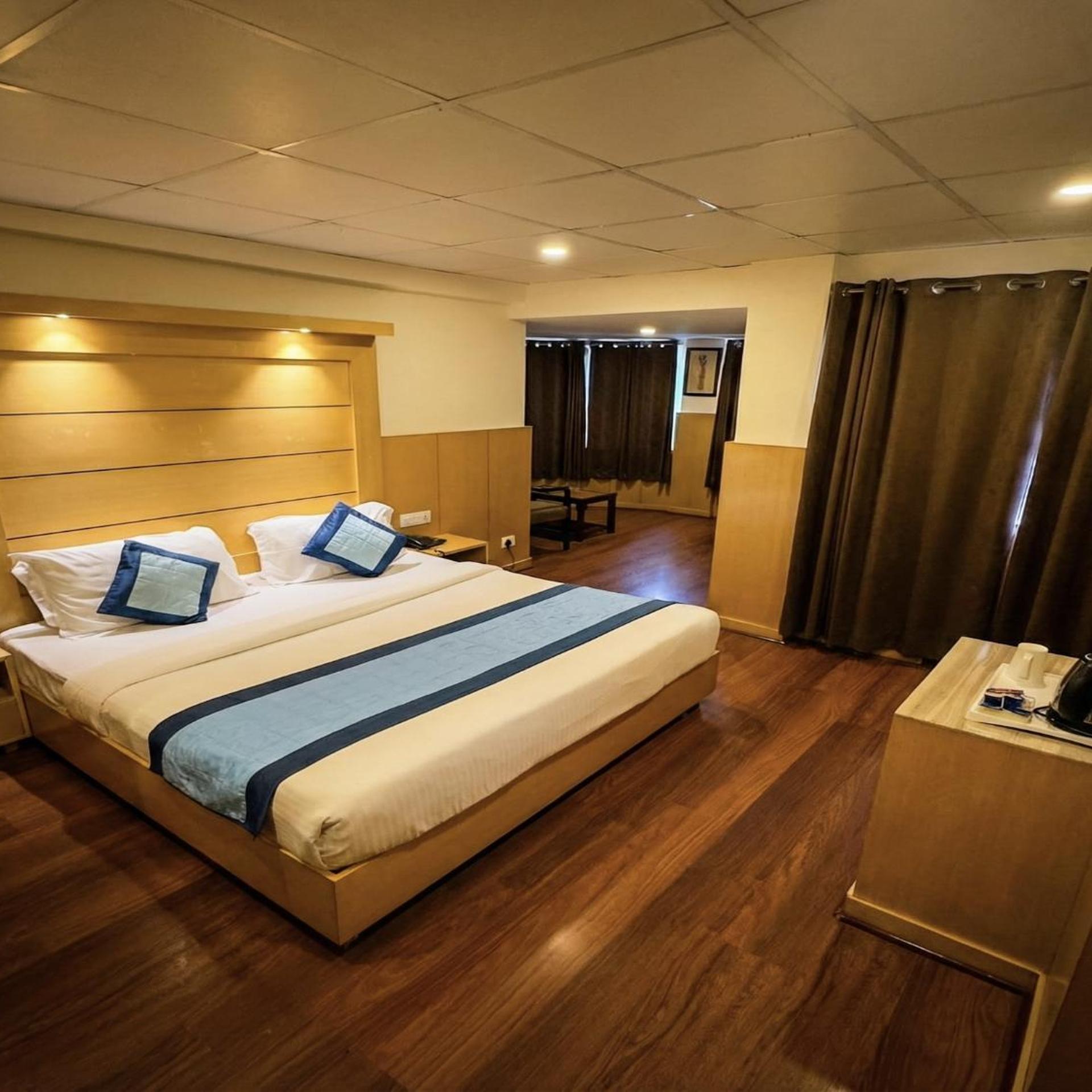 GALLEU HILL RESORTS 18/54