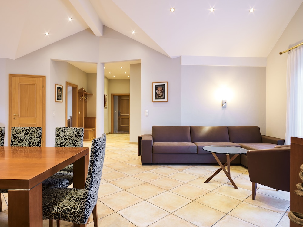 Das Grune Hotel Zur Post - 100 Bio 63/74