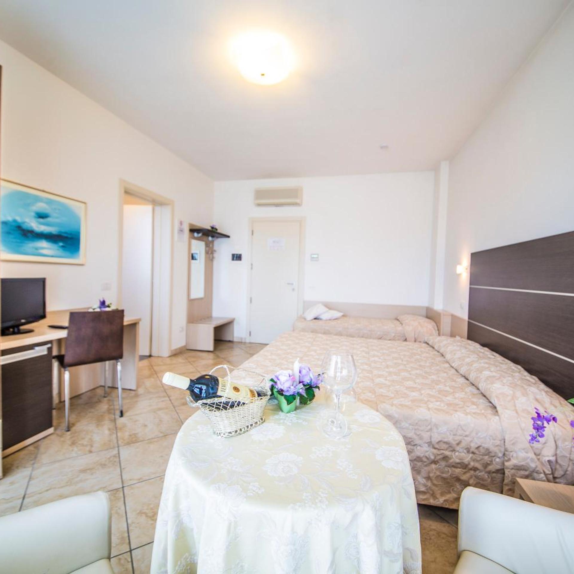 Hotel Renzo 24/50