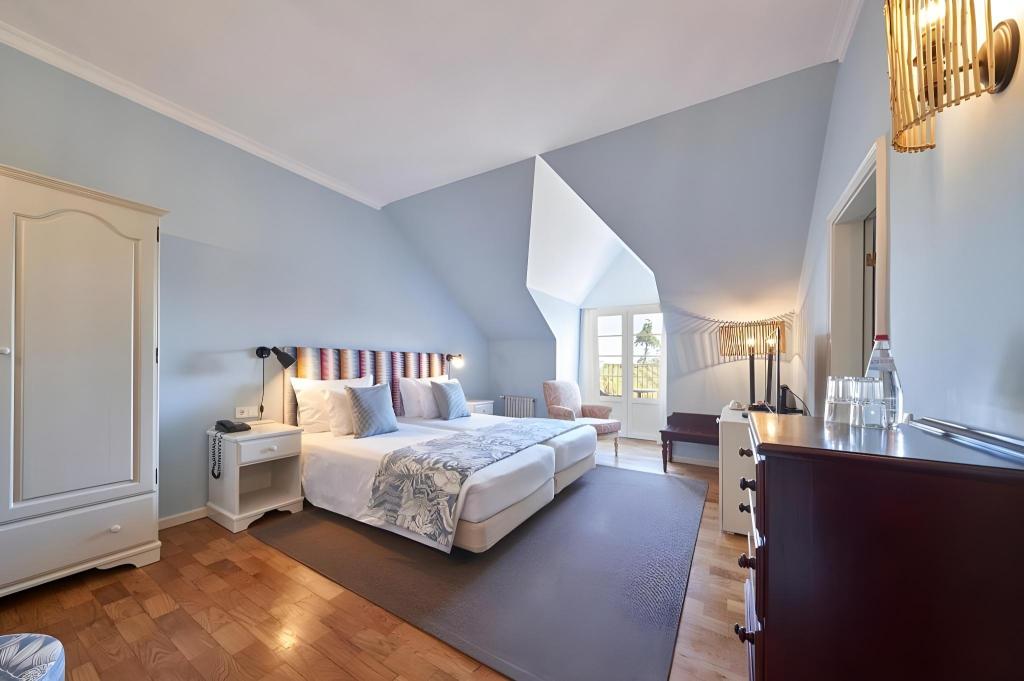 Vineyard, Twin Beds