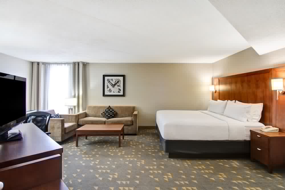 Holiday Inn Oakville Centre 18/81