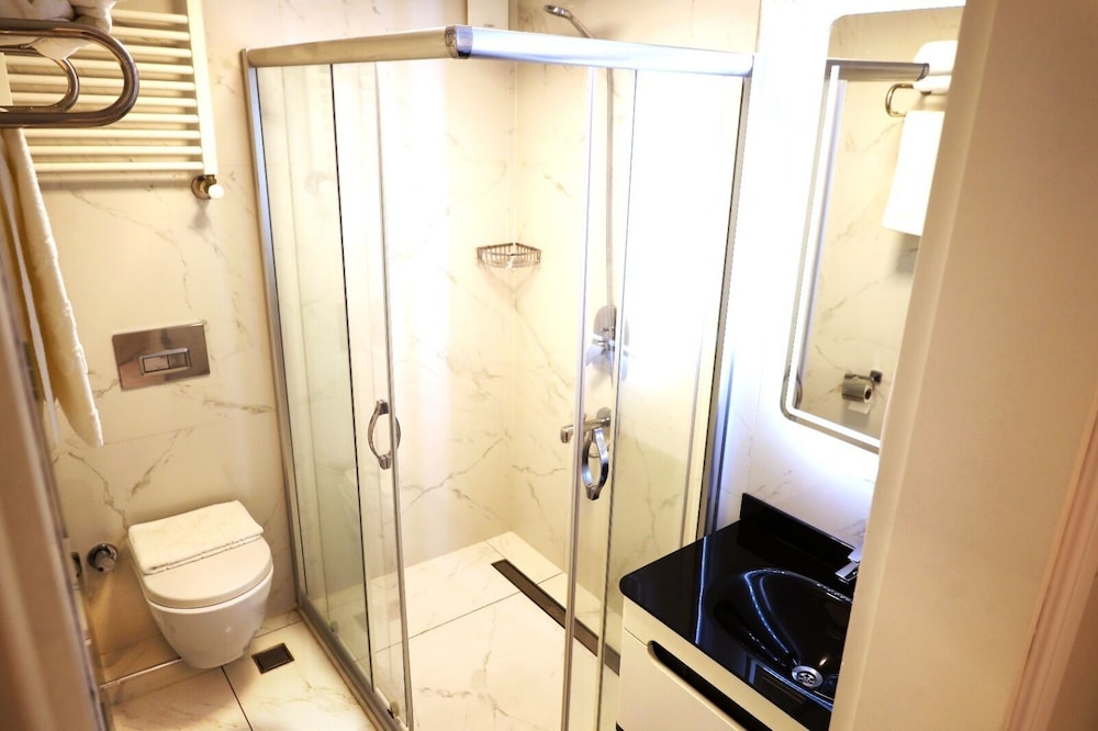 Bakirkoy Tashan Business & Airport Hotel 47/50