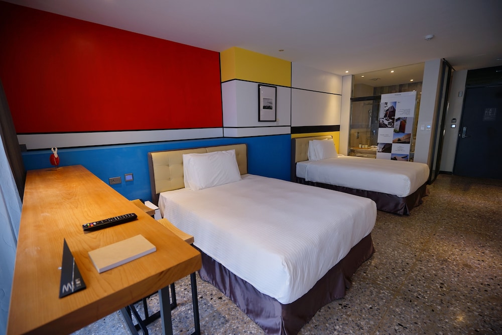 غرفة ديلوكس عائلية بسريرين كوين، 3 Door Hotel 6/10