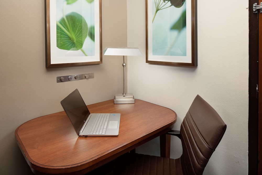 Hyatt Place Princeton 58/62