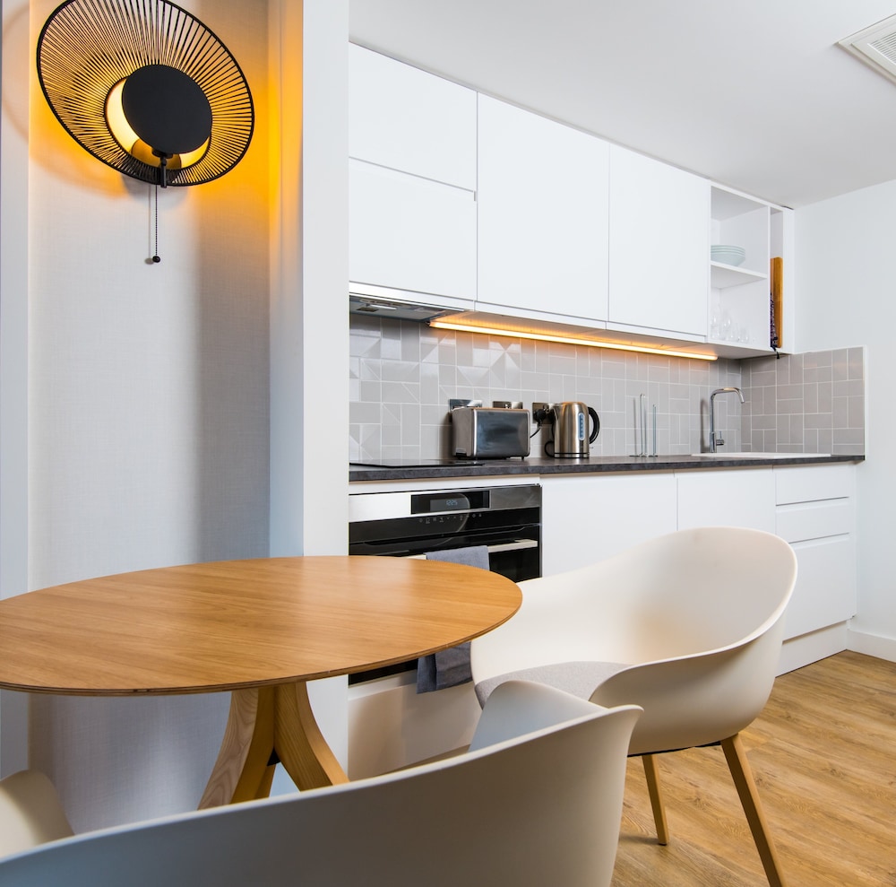 STAYBRIDGE SUITES CARDIFF 61/66