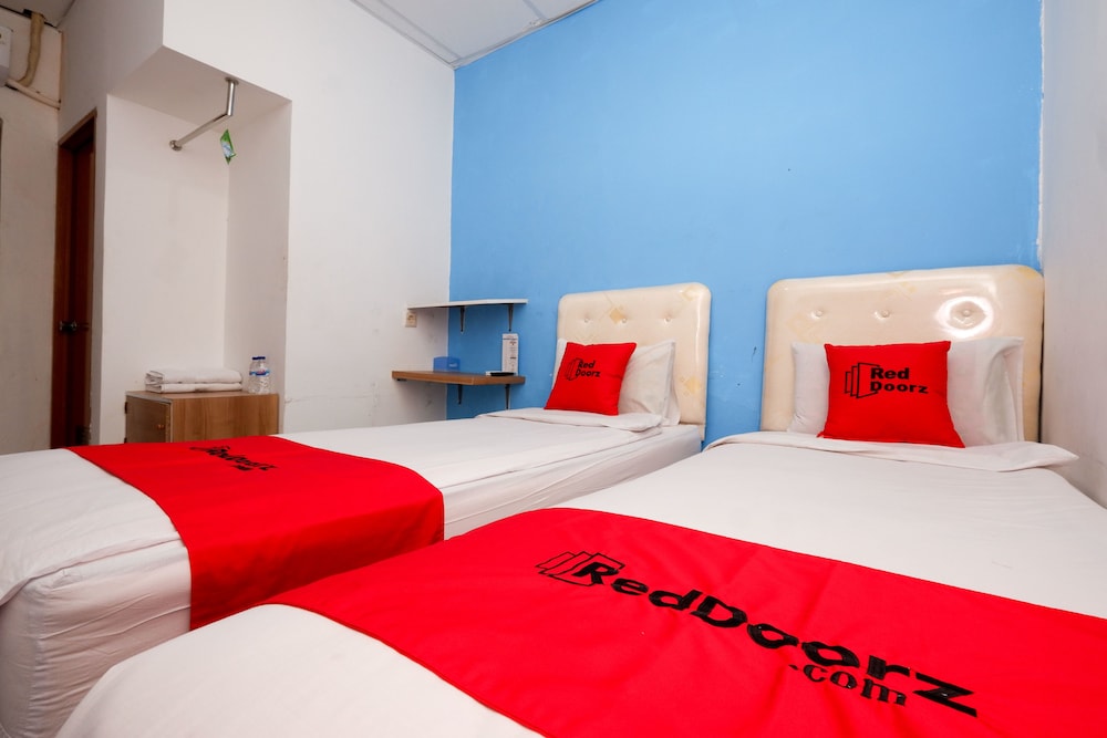 Reddoorz Near Kota Lama Semarang 5/41