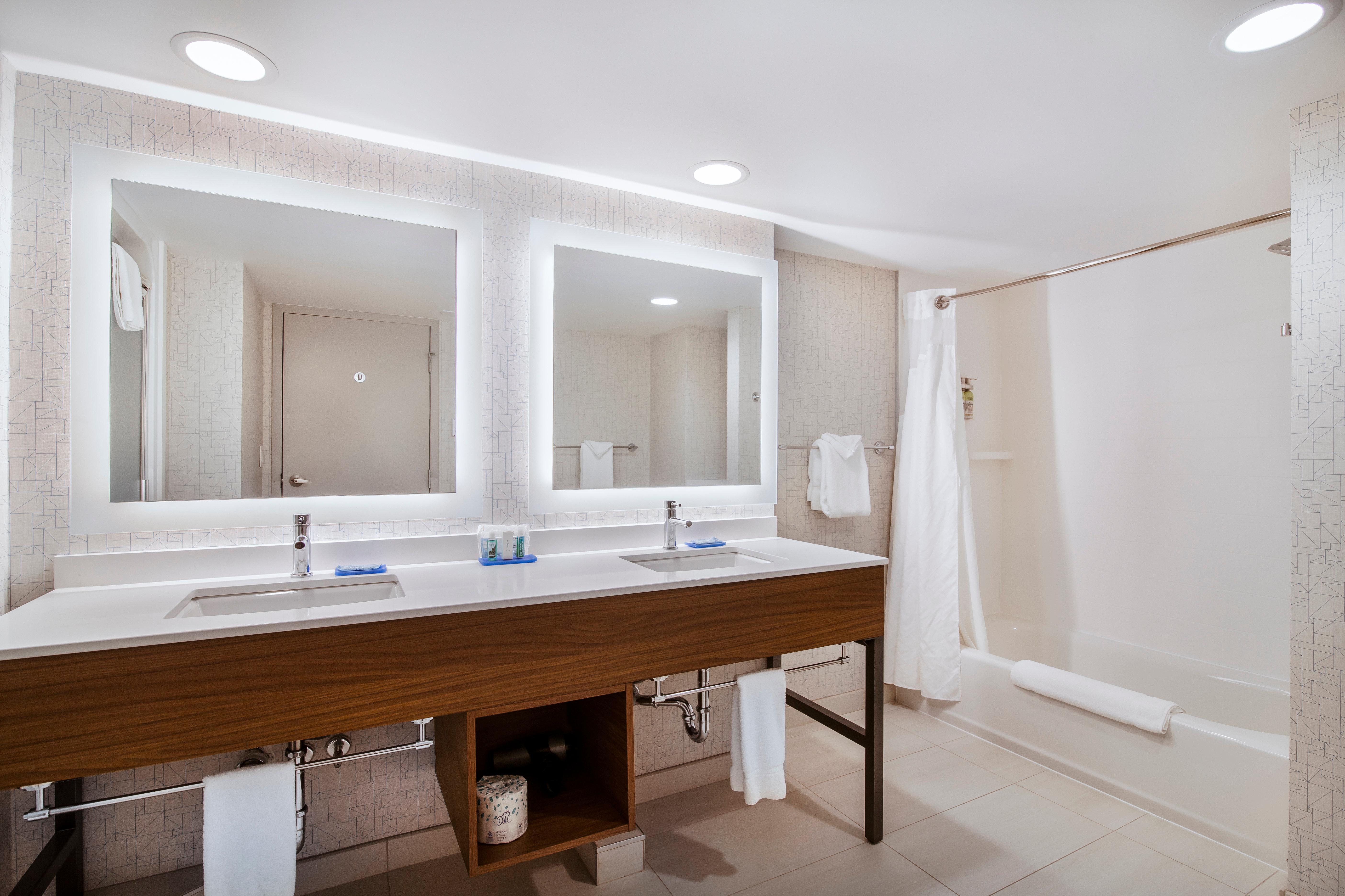 جناح بسرير كينج وسرير كوين، Holiday Inn Express Suites Langley 5/5